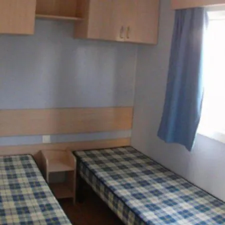캠프장 Mobil - 3 Chambres, 6 Pers., Terrasse - Api-1-52-627 *